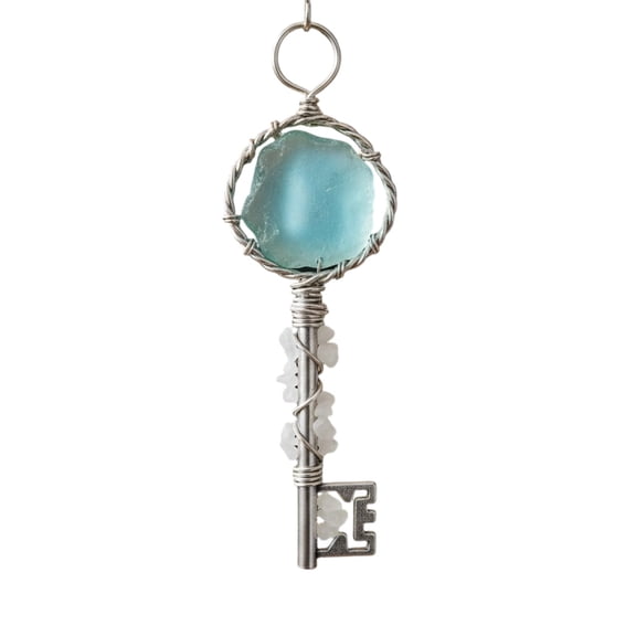 Sea Glass Key Decoration, Home Decor, Family Symbol, Housewarming Gift, Elegant Key Pendant, Sweet Home Souvenir, Warmth and Belonging