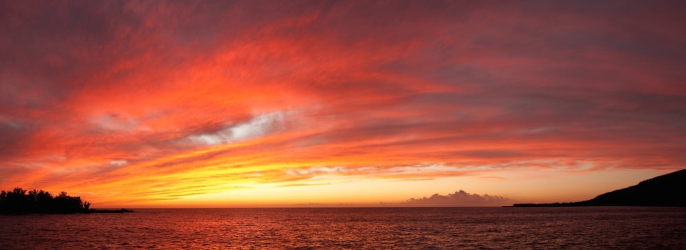 Sea at sunset Kealakekua Bay Kona Coast Hawaii USA Canvas Art - Panoramic Images (27 x 9)