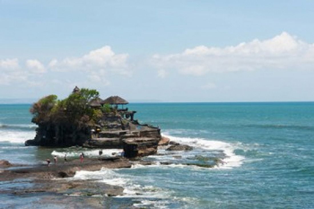 Sea temple Tanah Lot Temple Tanah Lot Bali Indonesia Canvas Art - Panoramic Images (36 x 24)