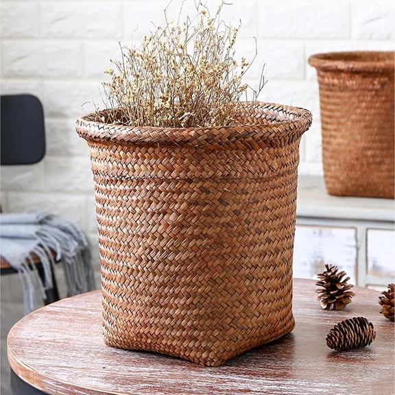 Seagrass Woven Can â Wicker Waste Basket for Bathroom, Living Room, Office Durable and Compact Design, Small Round Wastebasket Garbage Bin for Organizing and Home Decor (Coffee)