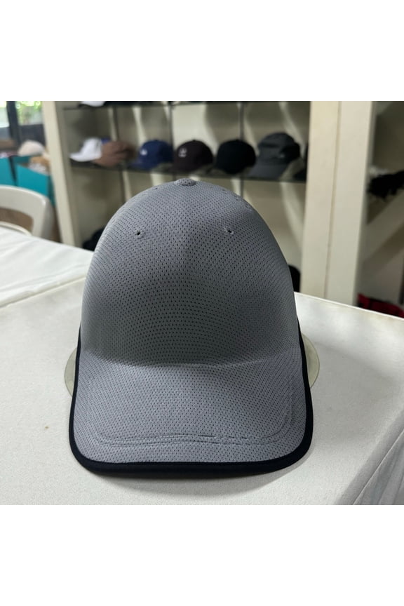 Seamless Baseball Cap for Men & Women, Ultra Lightweight Low Profile Curved Brim Hat, Breathable One-Piece Everyday Travel Cap with Elastic Adjustable Fit