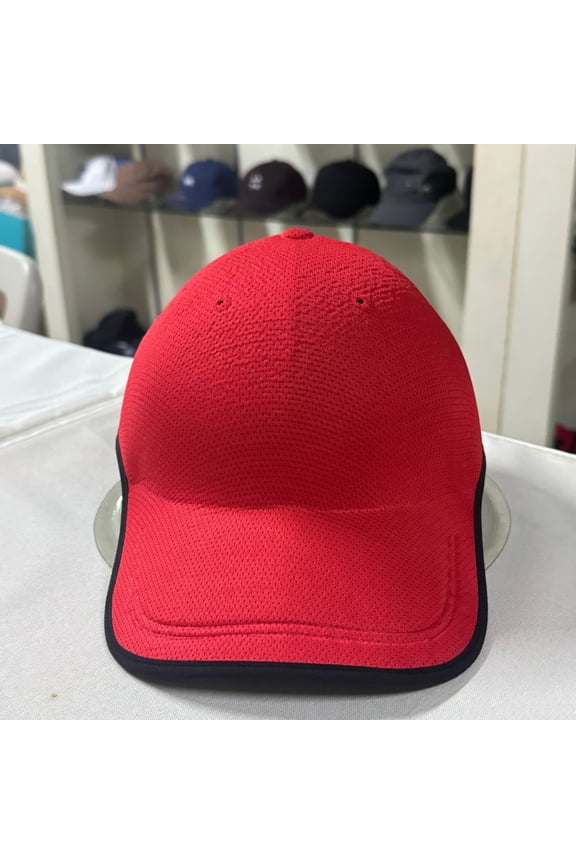 Seamless Baseball Cap for Men & Women, Ultra Lightweight Low Profile Curved Brim Hat, Breathable One-Piece Everyday Travel Cap with Elastic Adjustable Fit
