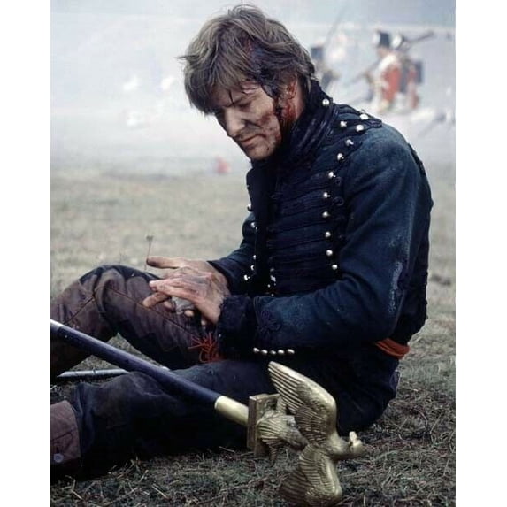 Sean Bean sits bloodied on battle field as Richard Sharpe 8x10 inch photo