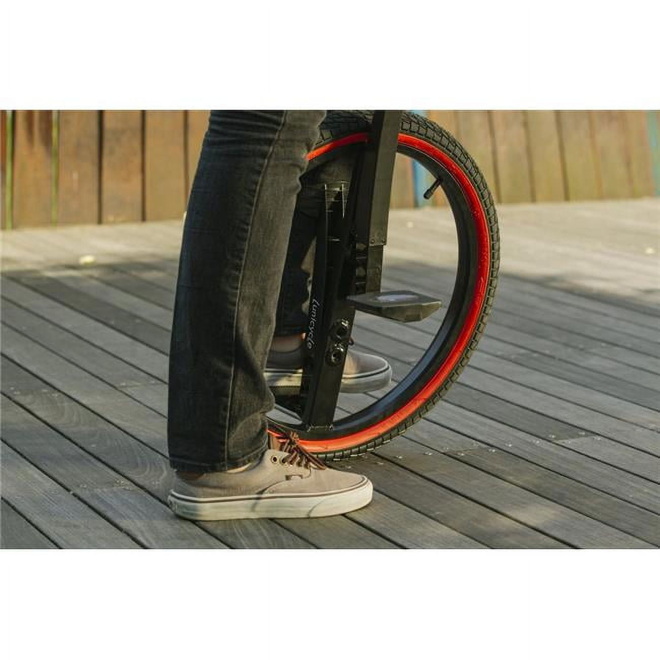 Seatless Unicycle Lunicycle