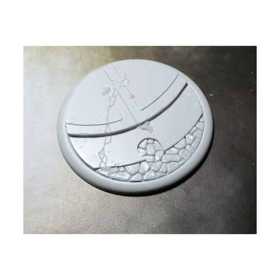 Secret Weapon Miniatures 80mm Round Lip Base - Alien Temple New