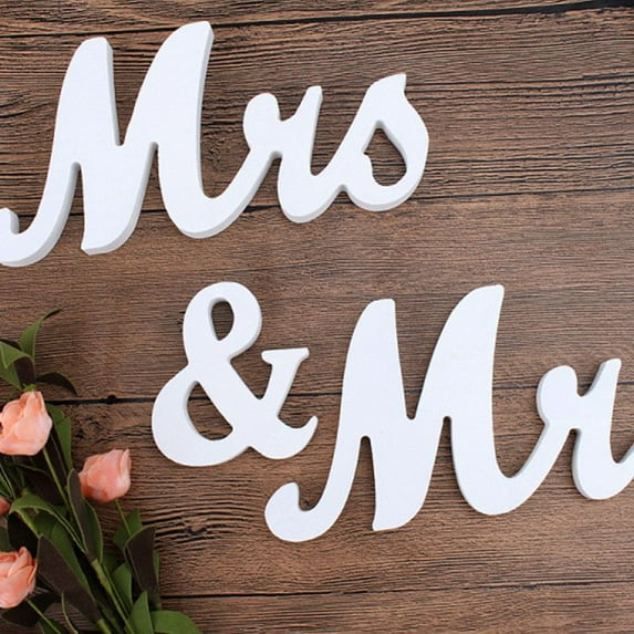 Seetaras White Wood Sign Vintage Style Mr and Mrs Sign Mr & Mrs Wooden Letters Rustic Wedding Signs for Wedding Table,Photo Props,Party Table,Top Dinner,Rustic Wedding Decorations