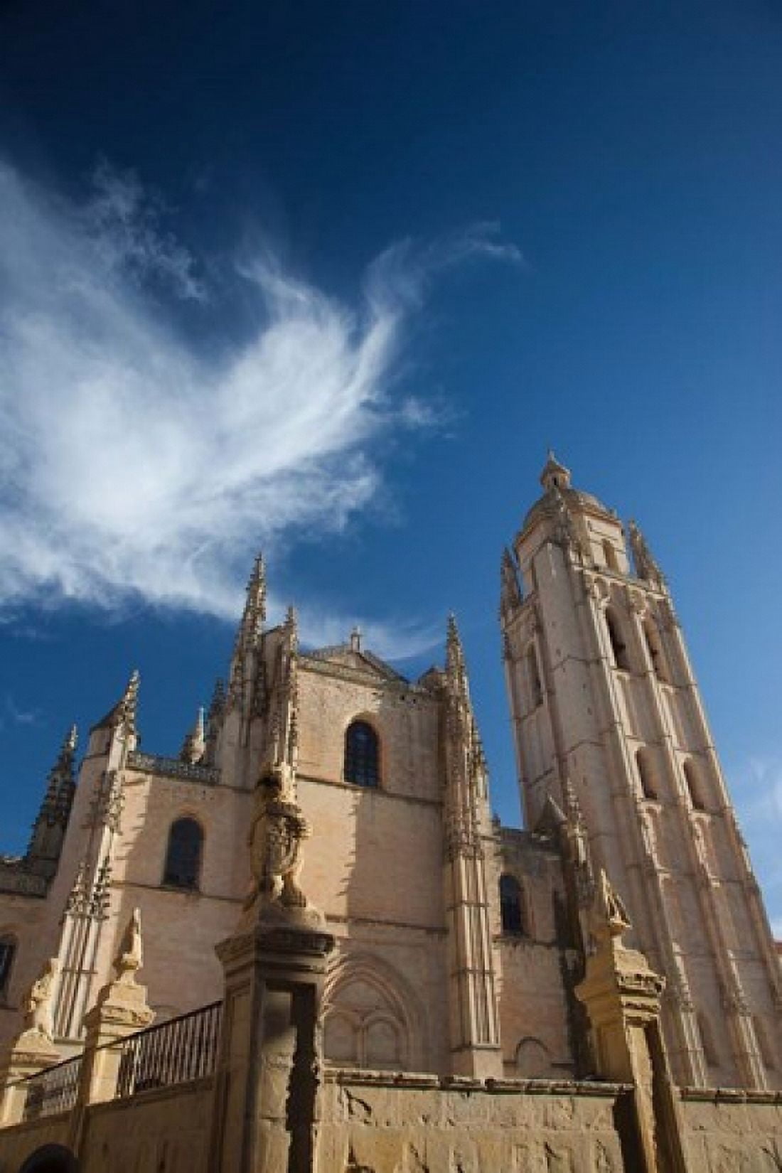 Segovia Cathedral Segovia Spain Canvas Art - Walter Bibikow DanitaDelimont (25 x 38)