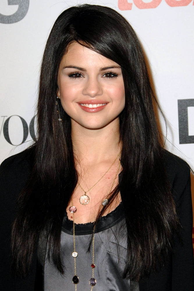 Selena Gomez At Arrivals For Seventh Annual Teen Vogue Young Hollywood Party Canvas Art -  (16 x 20)
