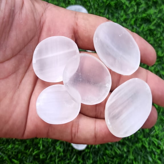 Selenite Worry Stone for Crystal Healing Pocket Palm Stone Thumb Stone 1Pcs