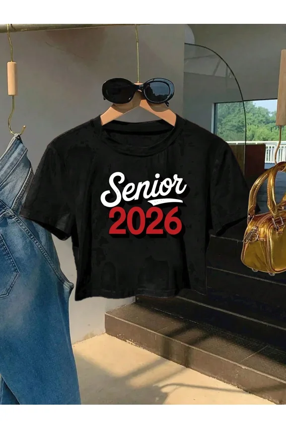 Senior 2026 Graduation T-Shirt Class of 2026 Women Retro Black Graphic Cropped Top High School University Grad Apparel