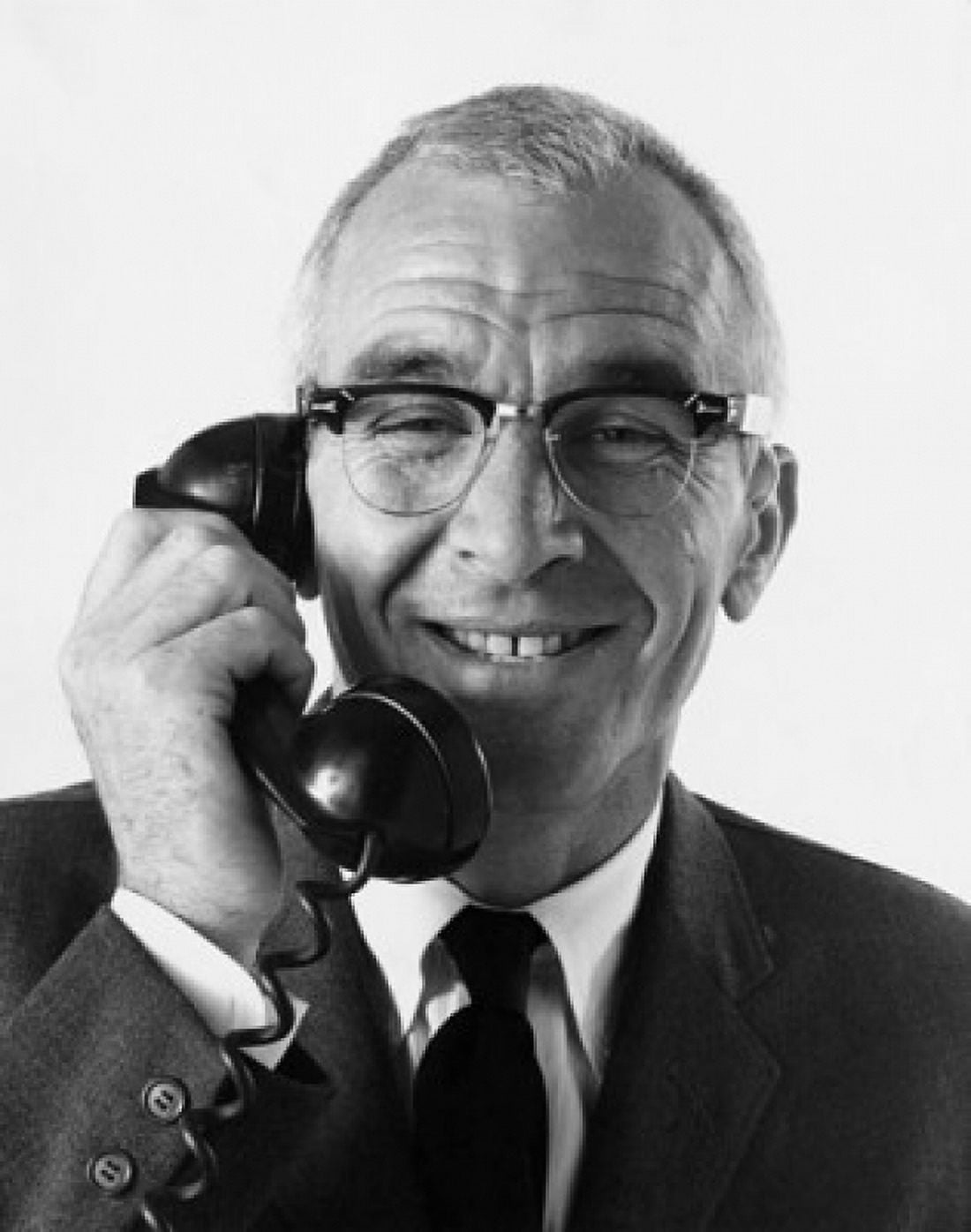 Senior businessman talking on telephone Canvas Art - (18 x 24)