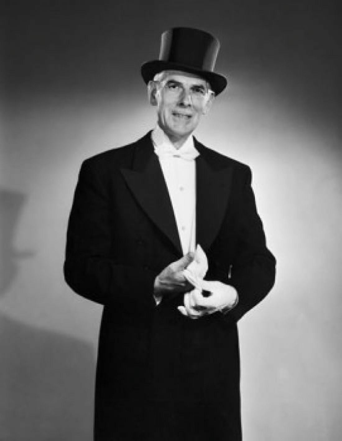 Senior man wearing gloves Canvas Art - (18 x 24)