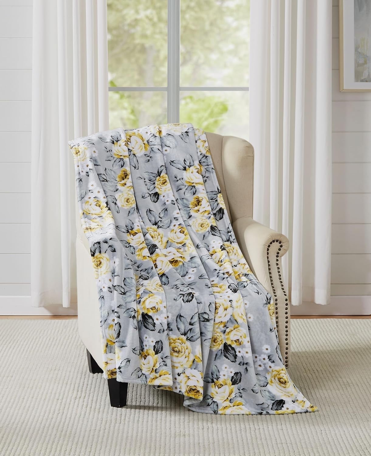 Serafina Home Decor Grey Yellow Roses Fleece Throw Blanket: Soft