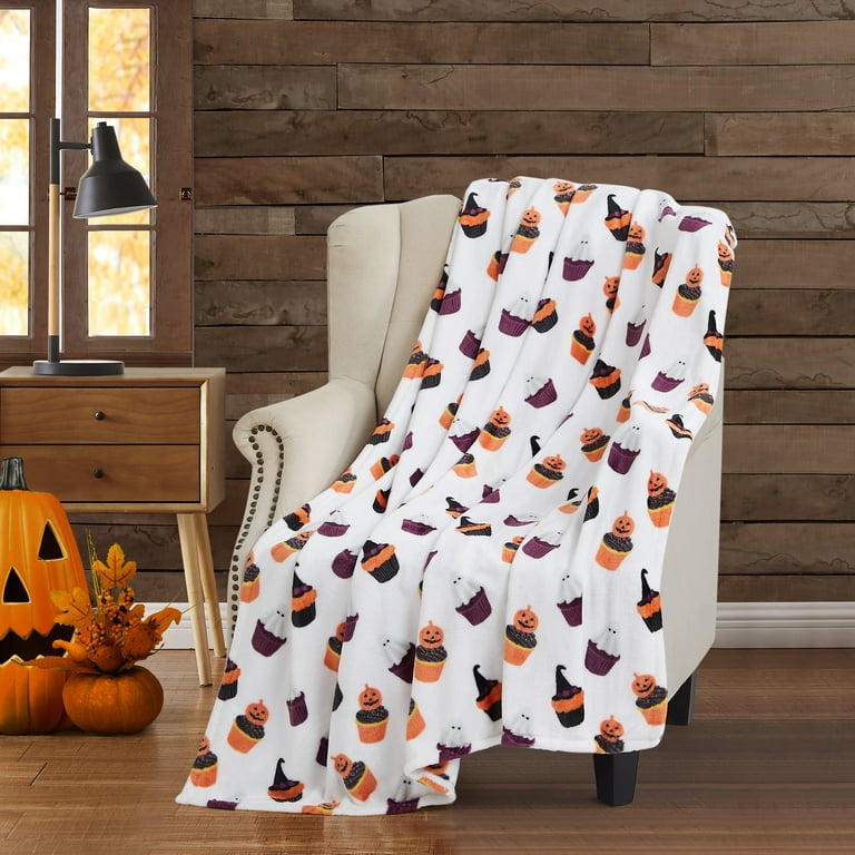 Serafina Home Halloween Throw Blanket: Jack O Lantern Pumpkins and