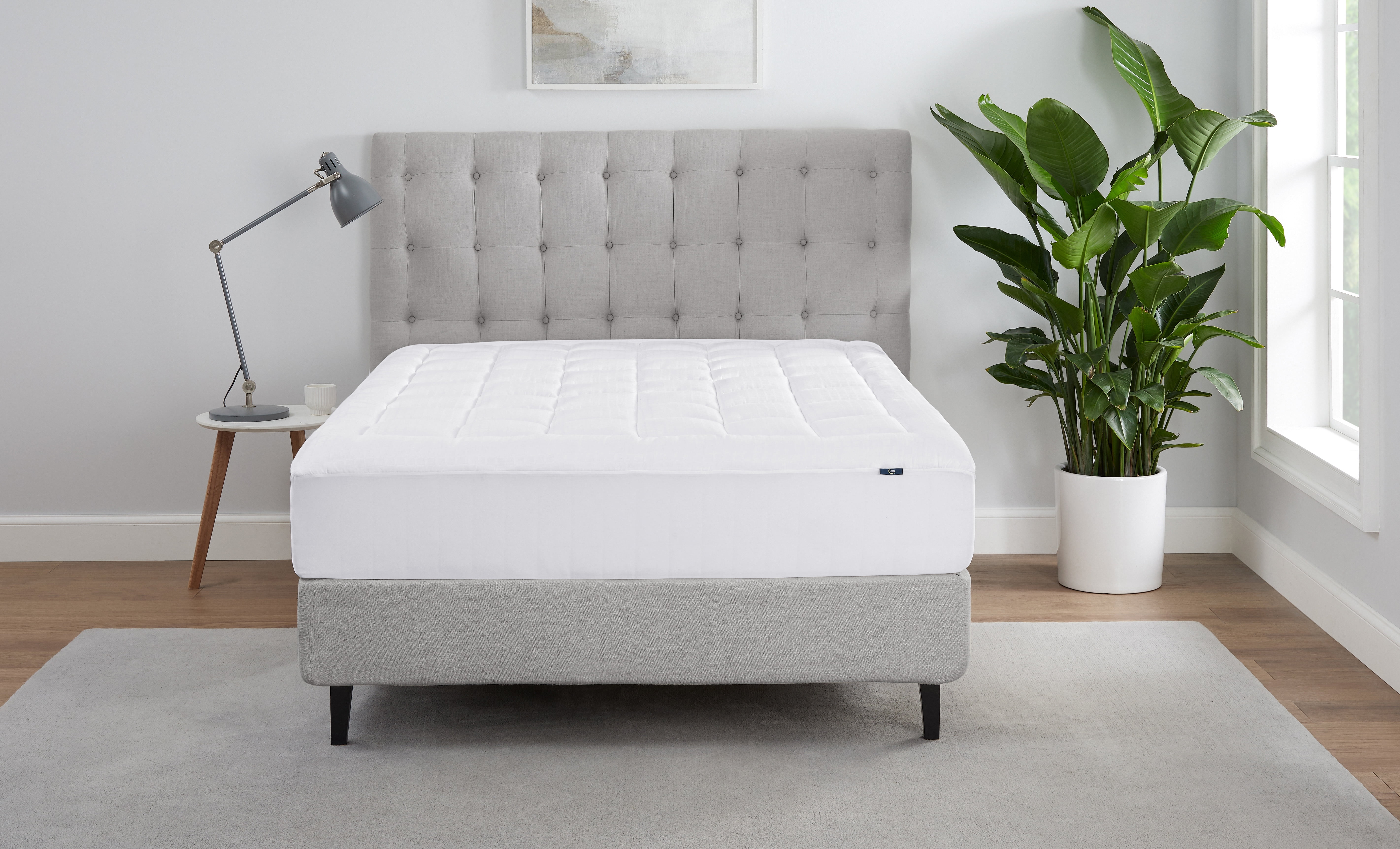 Queen White Cotton Down Alternative Mattress Cover with Deep Pockets