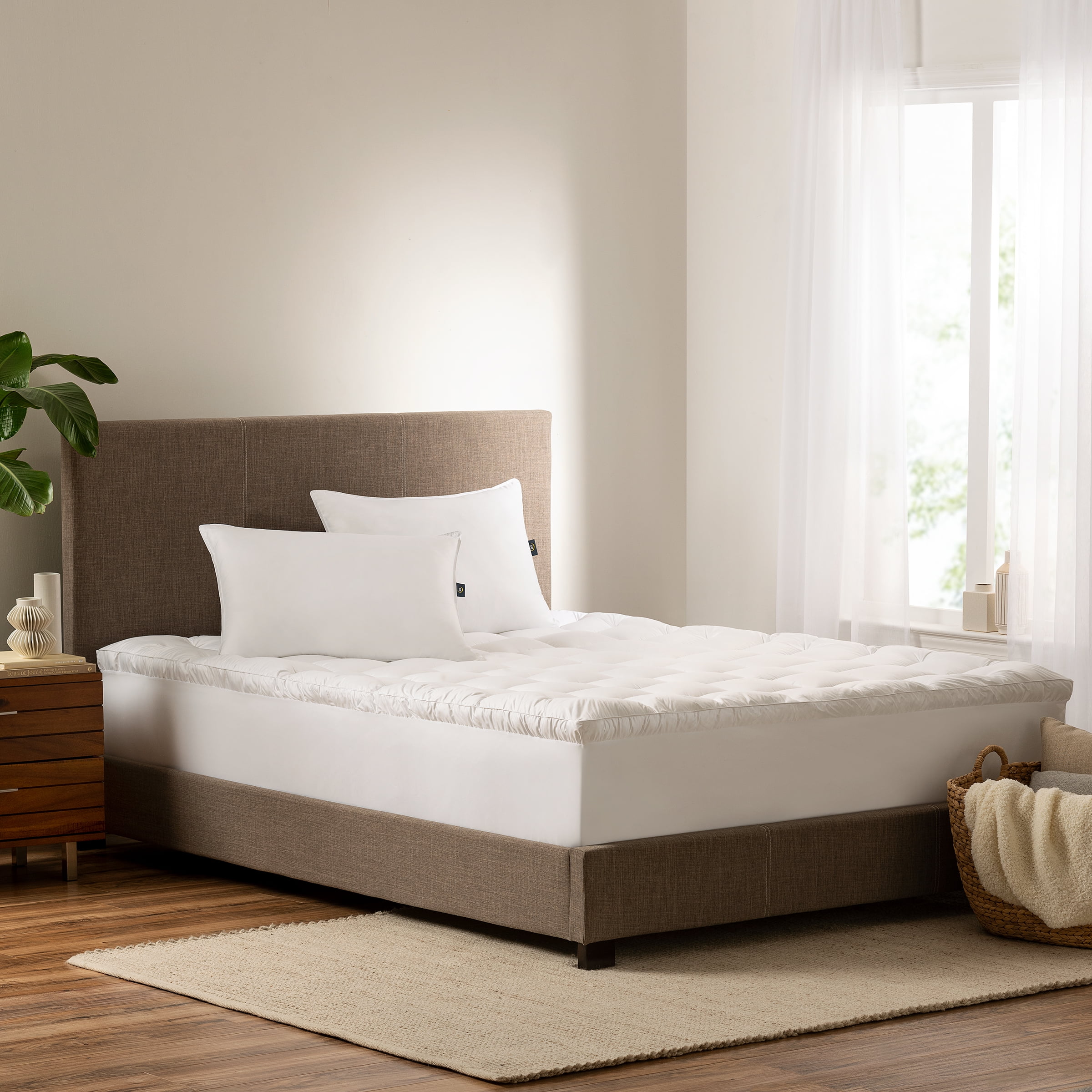 Queen White Down Alternative Pillowtop Mattress Topper