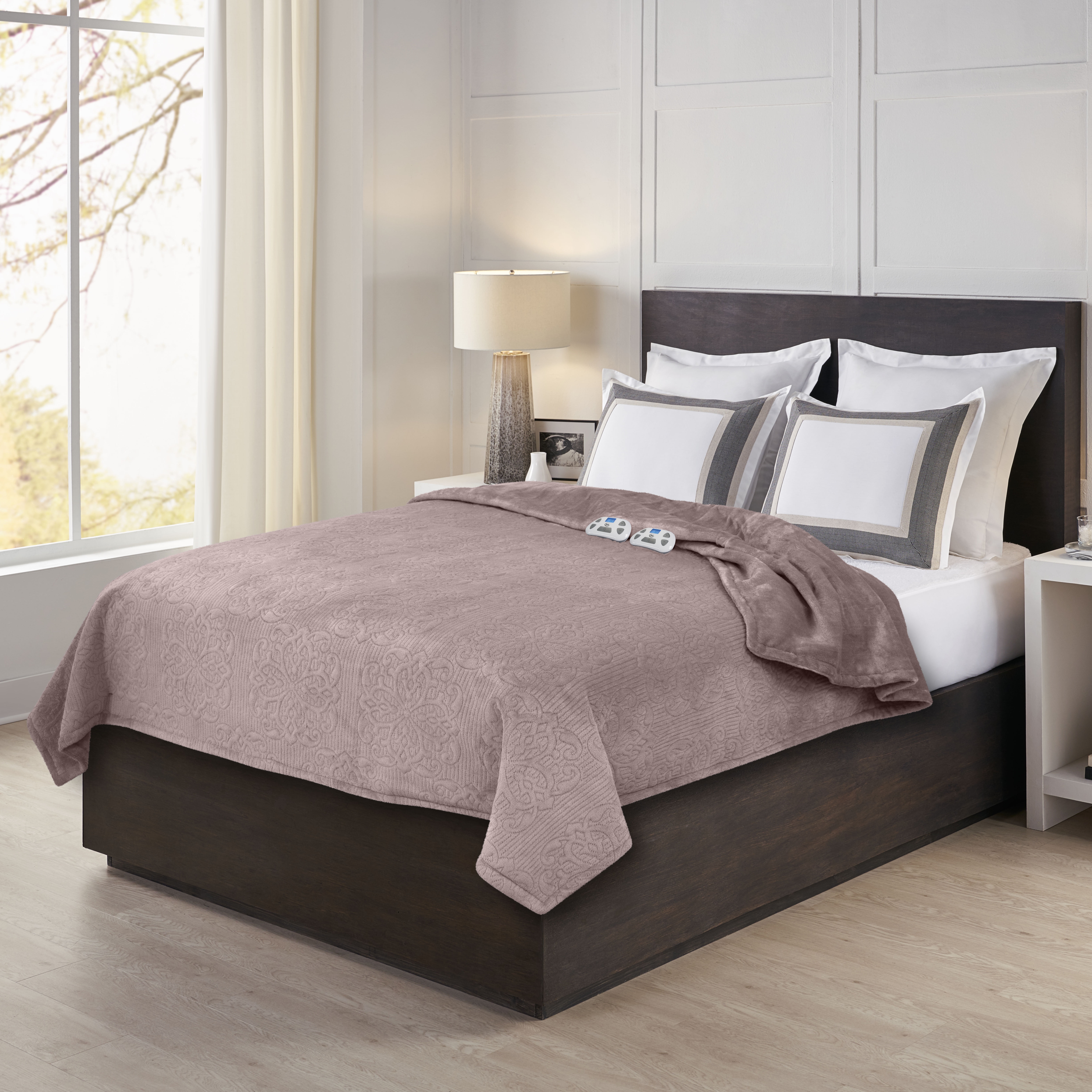 Serta Pinsonic Plush Reversible Heated Electric Blanket, Pre-Warming,  10-Hour Auto Shut-Off and Overheat Safety Feature, Programmable Controller  with Timer - Walmart.com