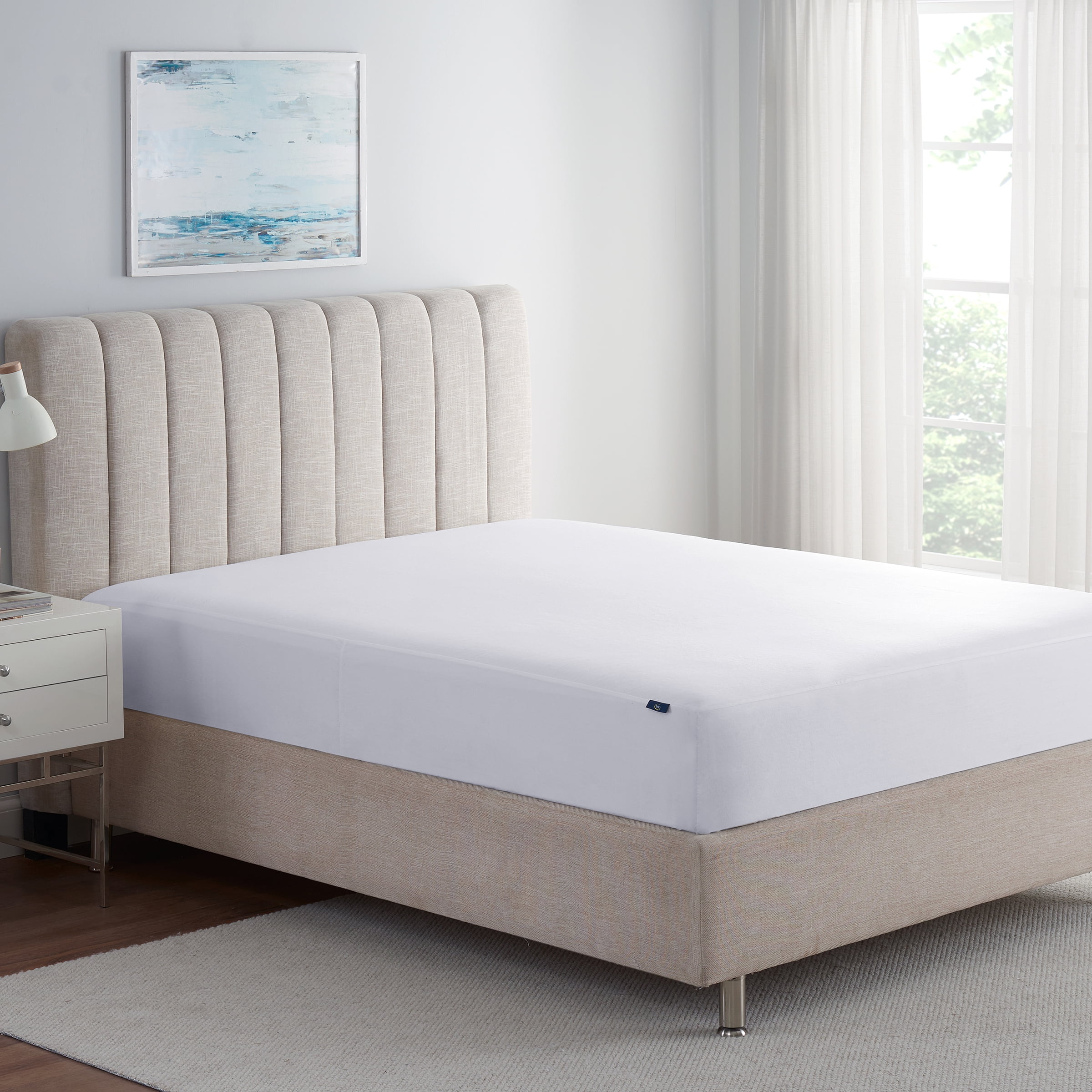 Queen White Waterproof Polyester Mattress Protector with Zipper