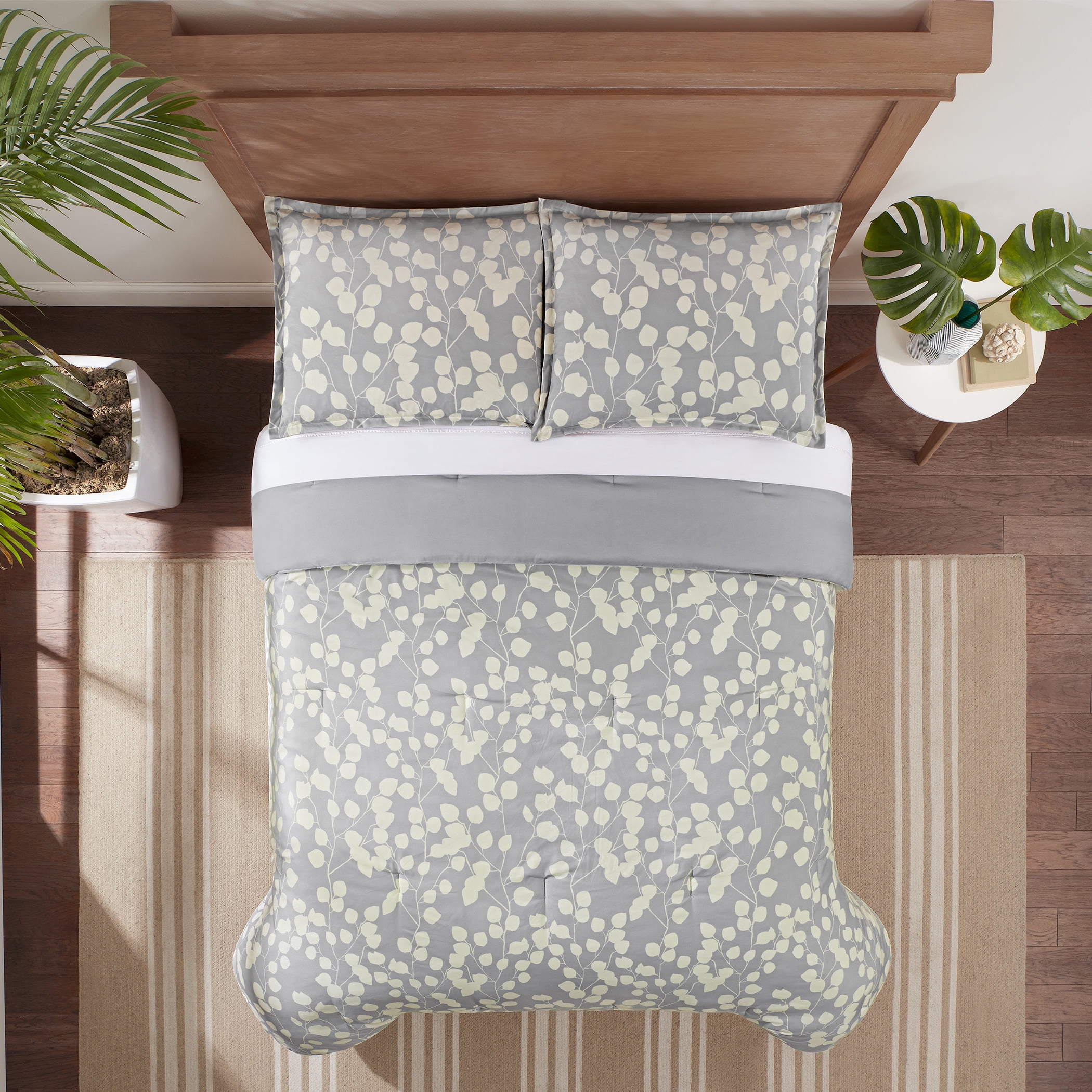 Serta Simply Clean Ellen Botanical Leaf 7-Piece Bedding Set, Queen