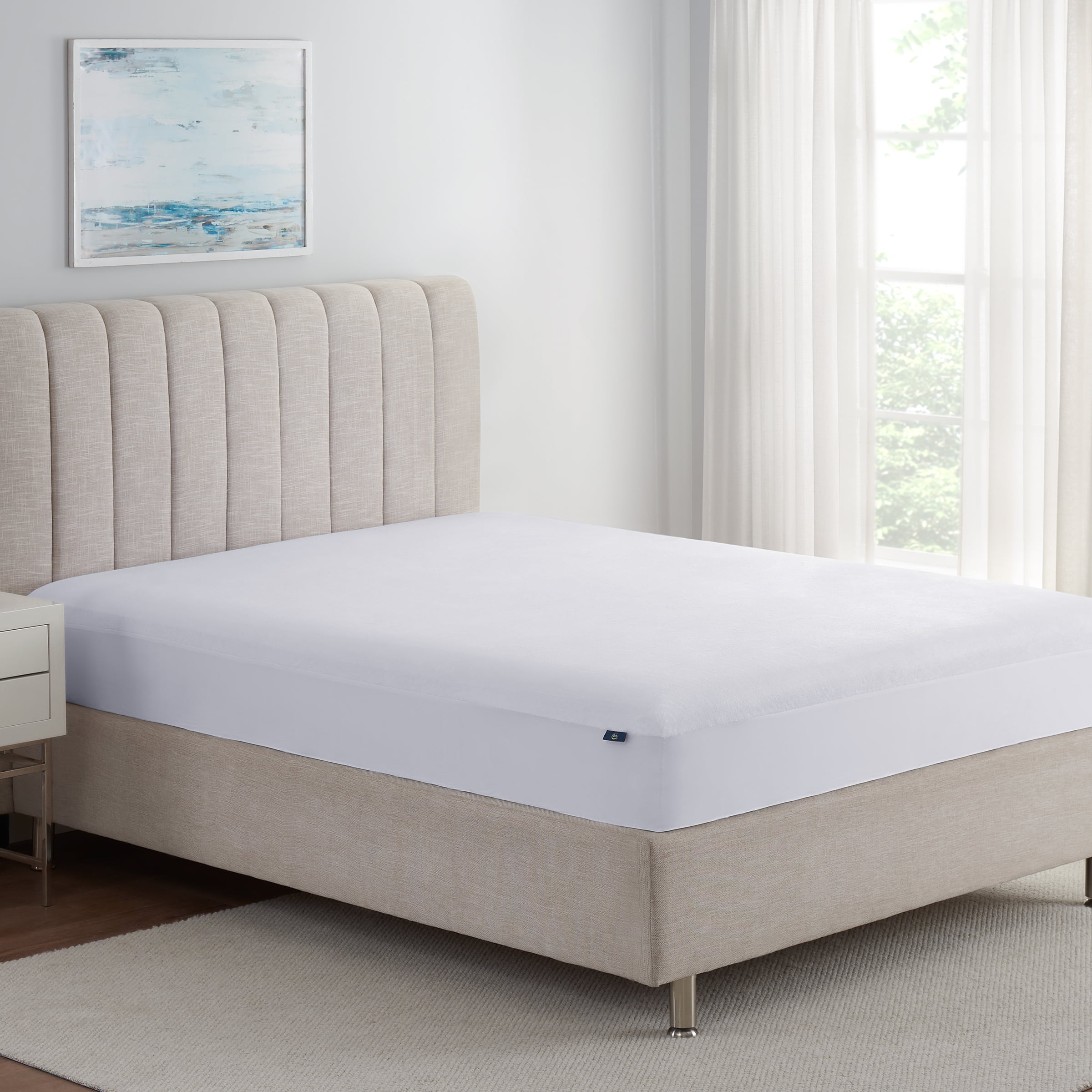 White Twin Bamboo and Polyester Waterproof Mattress Protector