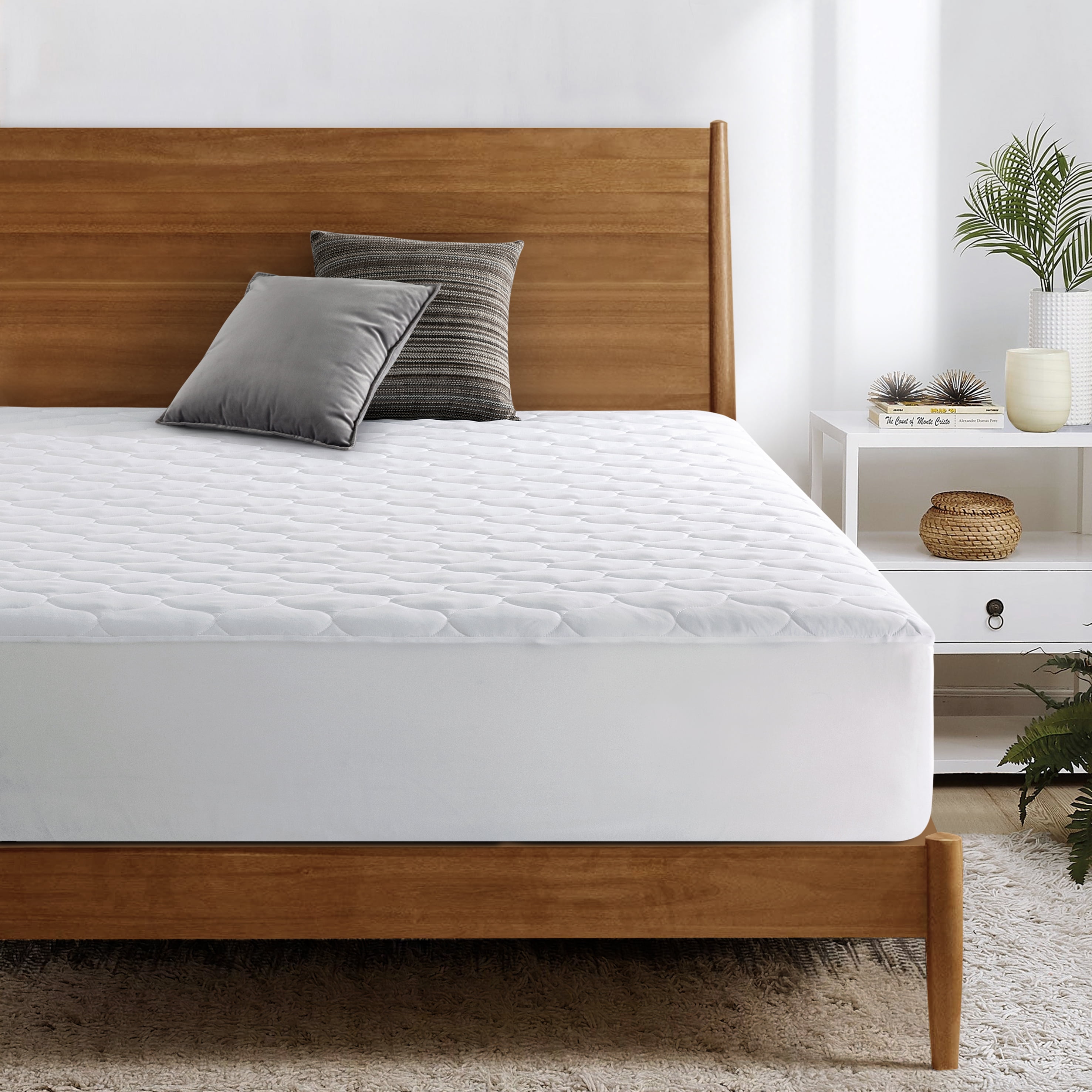 King Size White Quilted Waterproof Mattress Pad