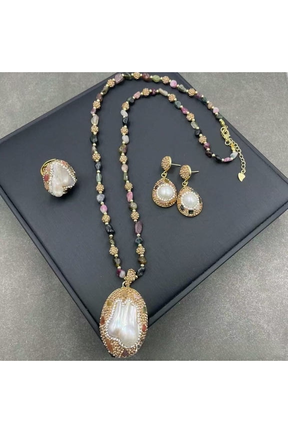 A Set of Natural Baroque Pearl Jewelry, Irregular-Shaped Freshwater Pearls in a High-End Handmade Four-Piece Set for Women, Including a Pendant Necklace, a Ring and a Pair of Earrings