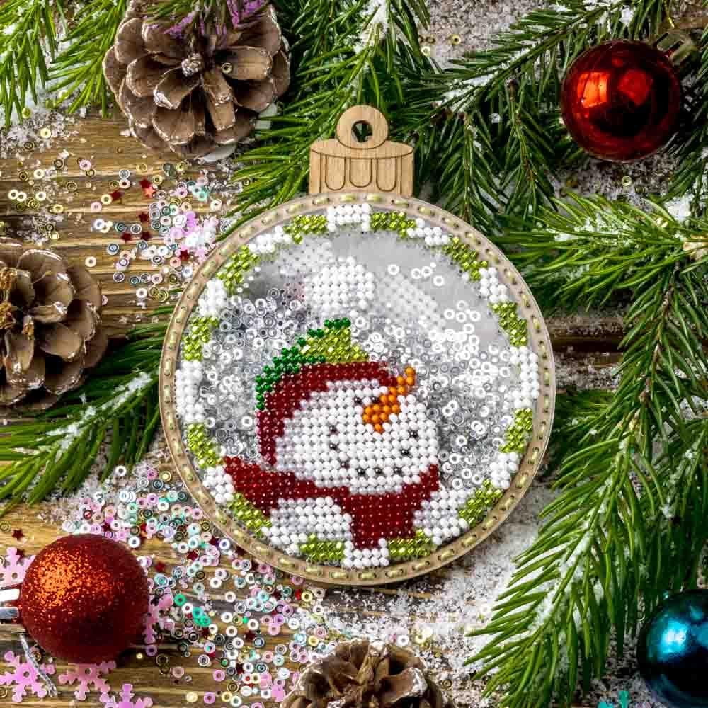 Set for embroidery with beads on a plastic base FLPL-064