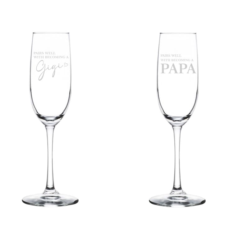Set of 2 Glass Champagne Flutes Sparkling Wine Glasses Gift Pairs Well With Becoming A Gigi & Papa Baby Pregnancy Announcement (8 oz Stemmed)