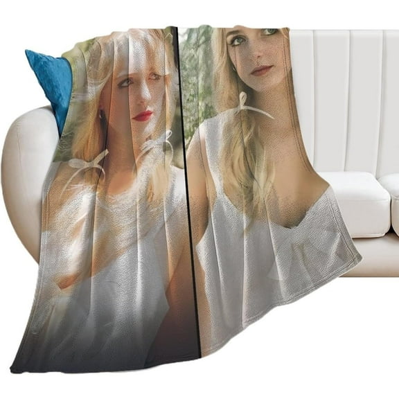 Sexy #3 Mckenna Grace Blanket Super Soft Throw Blanket Silky Flannel Lightweight for Sofa, Bed Blanket All Season Use 30"*40"（76 * 100cm）