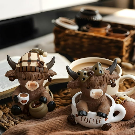 Seyotauo 2 Pcs Highland Cow Figurines Christmas Hot Cocoa Highland Cow Gnomes Scottish Resin Statue Calf Lovers Gifts for Xmas Home Garden Kitchen Office Tiered Tray Table Decor