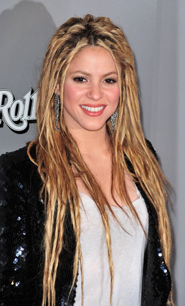 Shakira At Arrivals For Shakira She Wolf Launch Party For Rolling Stone Cover Canvas Art - (16 x 20)