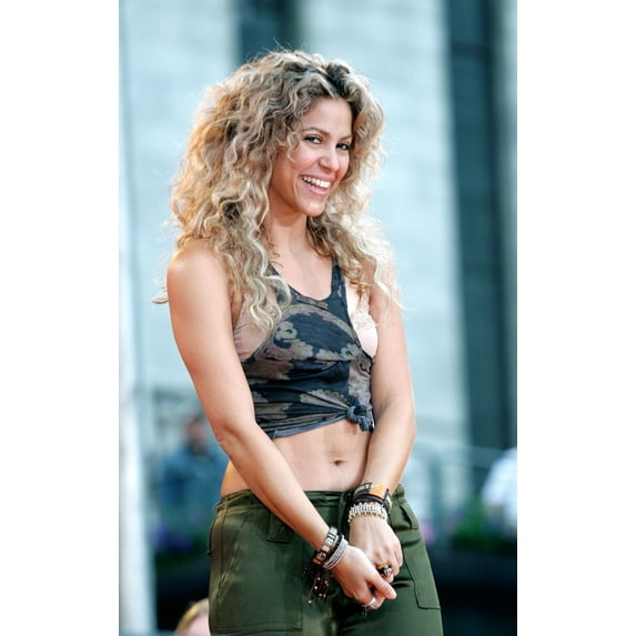 Shakira On Stage For Abc Good Morning America Summer Concert Series With Shakira, Bryant Park, New York, Ny, June 03, 2005. Photo By Fernando LeonEverett Collection Celebrity (16 x 20)
