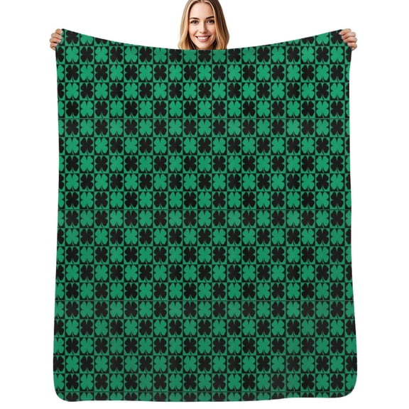 Shamrock or green clover leaves pattern Flannel Blankets Soft Warm Throw Blanket Autumn Camping Bedroom Aesthetic Bedspread