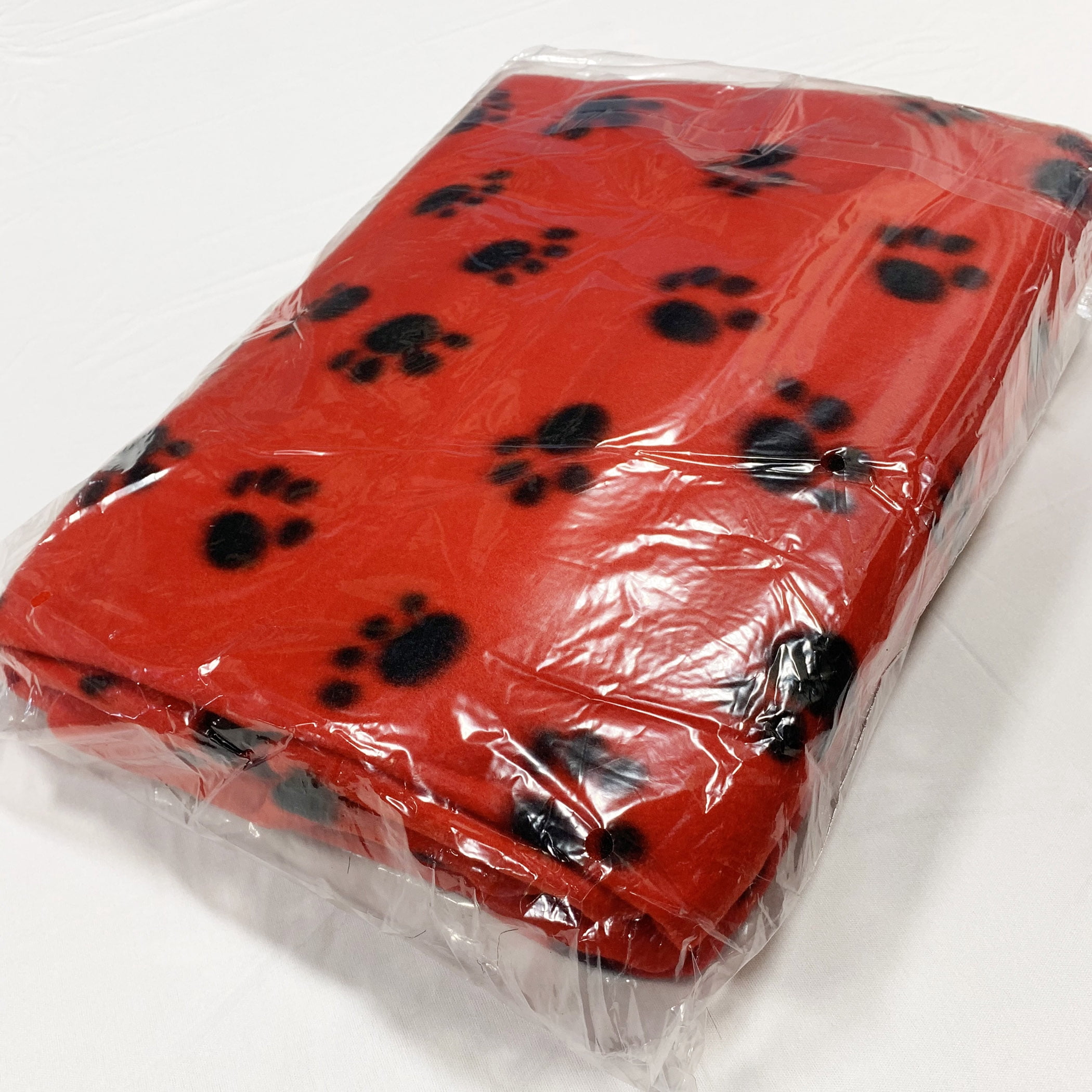 Shason Textile 60" x 2 yd 100% Polyester Fleece Friendly Big Paws Sewing & Craft Fabric, Red and Black