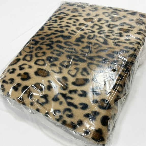 Shason Textile 60" x 2 yd 100% Polyester Fleece Large Cheetah Sewing & Craft Fabric, Black and Brown