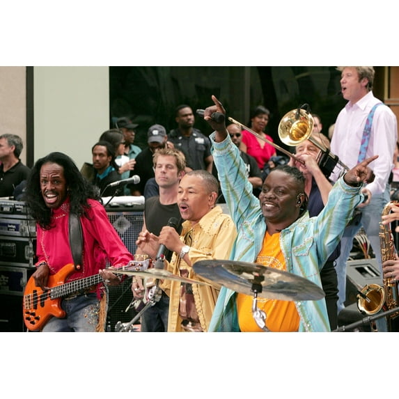 Sheldon Reynolds, Keith Howland, Maurice White, Philip Bailey, James Pankow, Robert Lamm On Stage For Nbc Today Show