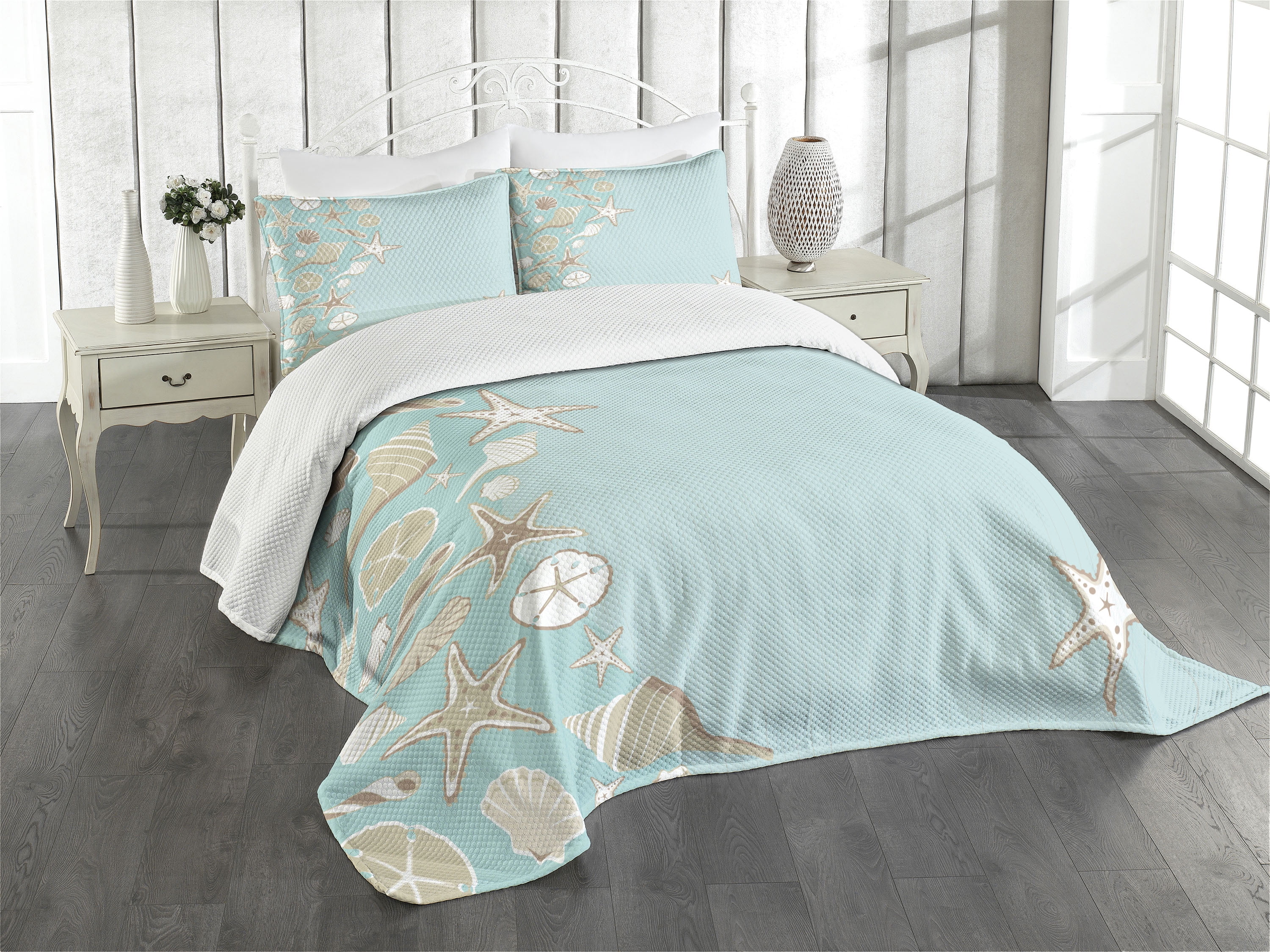 Shell Bedspread, Thin Lines and Various Creative Seashells Beach Party Theme, Decorative Quilted