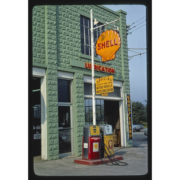 Shell Gasoline sign Canvas Wall Art (20" x 30")