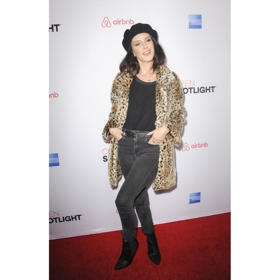 Shenae Grimes In Attendance For Airbnb Open Spotlight Event 826 S. Broadway Los Angeles Ca November 19 2016. Photo