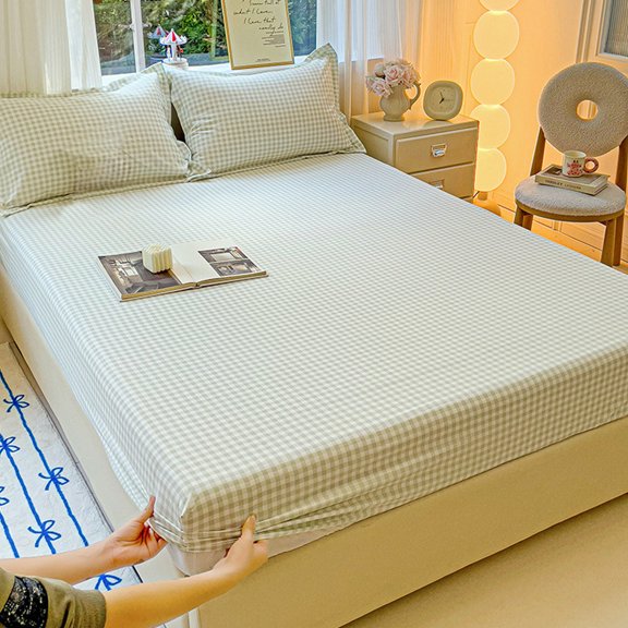 ShengapQ Light Blue Checkered Bed Cover, Soft Polyester Sheets, Comfortable and Skin-Friendly, Machine Washable, Ideal for Bedroom Decor, 59x79 Inches, Easy to Maintain, Stylish Home Essential