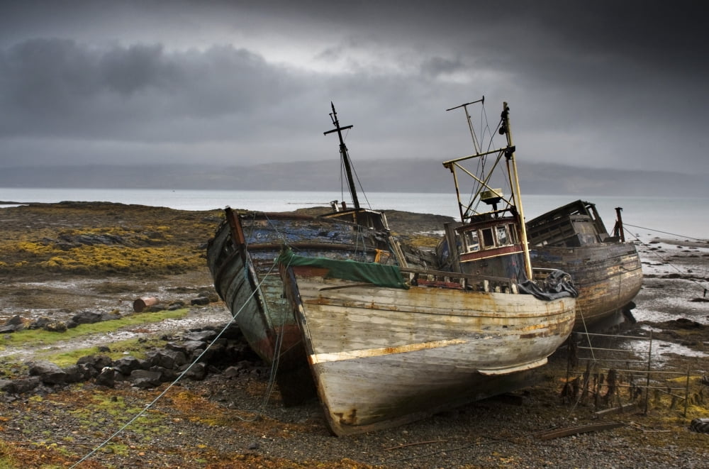 Shipwreck Isle Of Mull Scotland Canvas Art - John Short Design Pics (17 x 11)