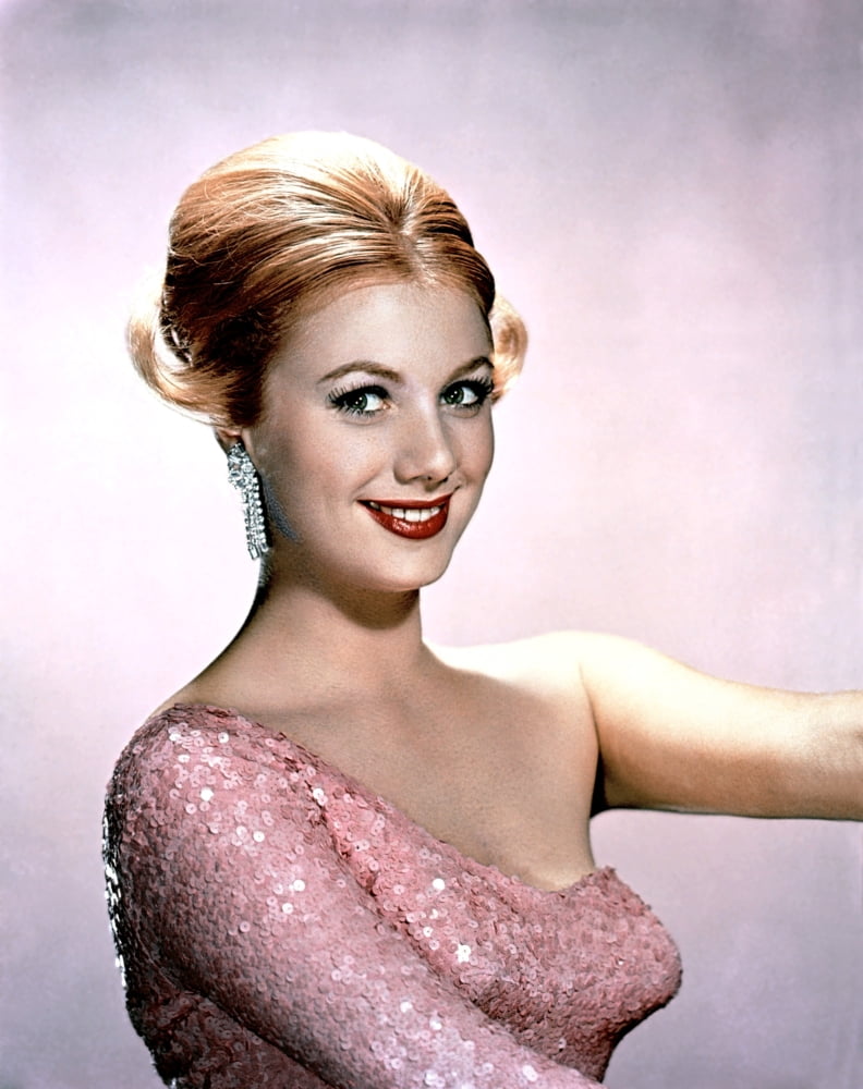 Shirley Jones Canvas Art - (16 x 20)