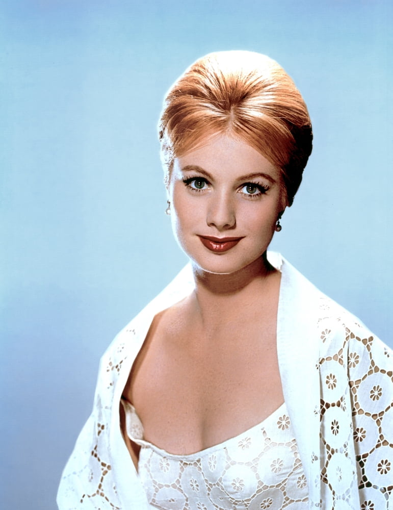 Shirley Jones Canvas Art - (16 x 20)
