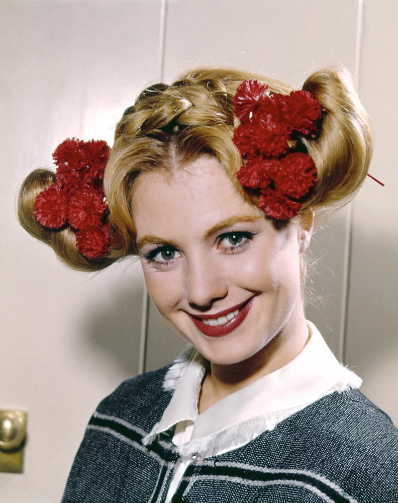 Shirley Jones Canvas Art - (16 x 20)