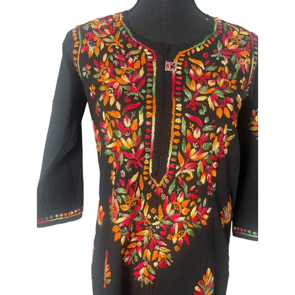 Shop the Talahi Indian Hand Embroidered Chikankari Black Cotton Kurti for women. Perfect for stylish, everyday elegance!