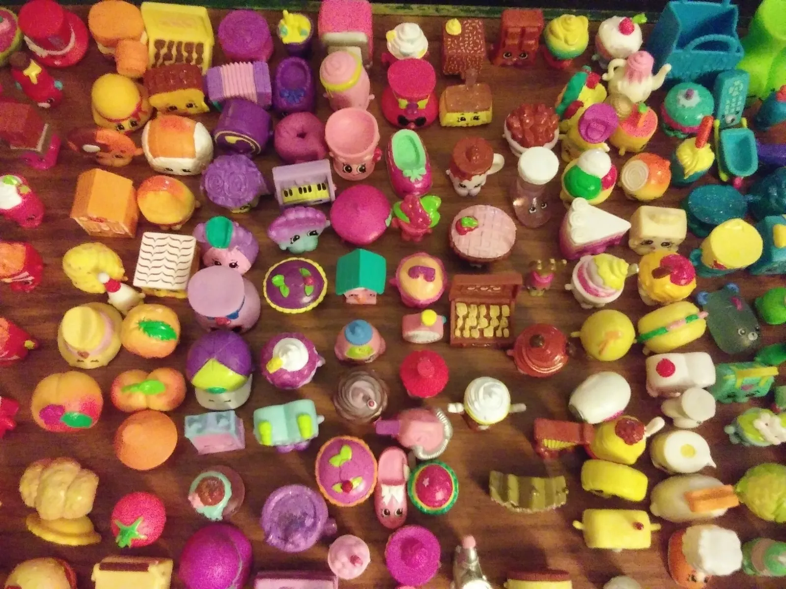 Shopkins 25/50/100/300 Piece Set - Random Characters - Brand New - Kids ...