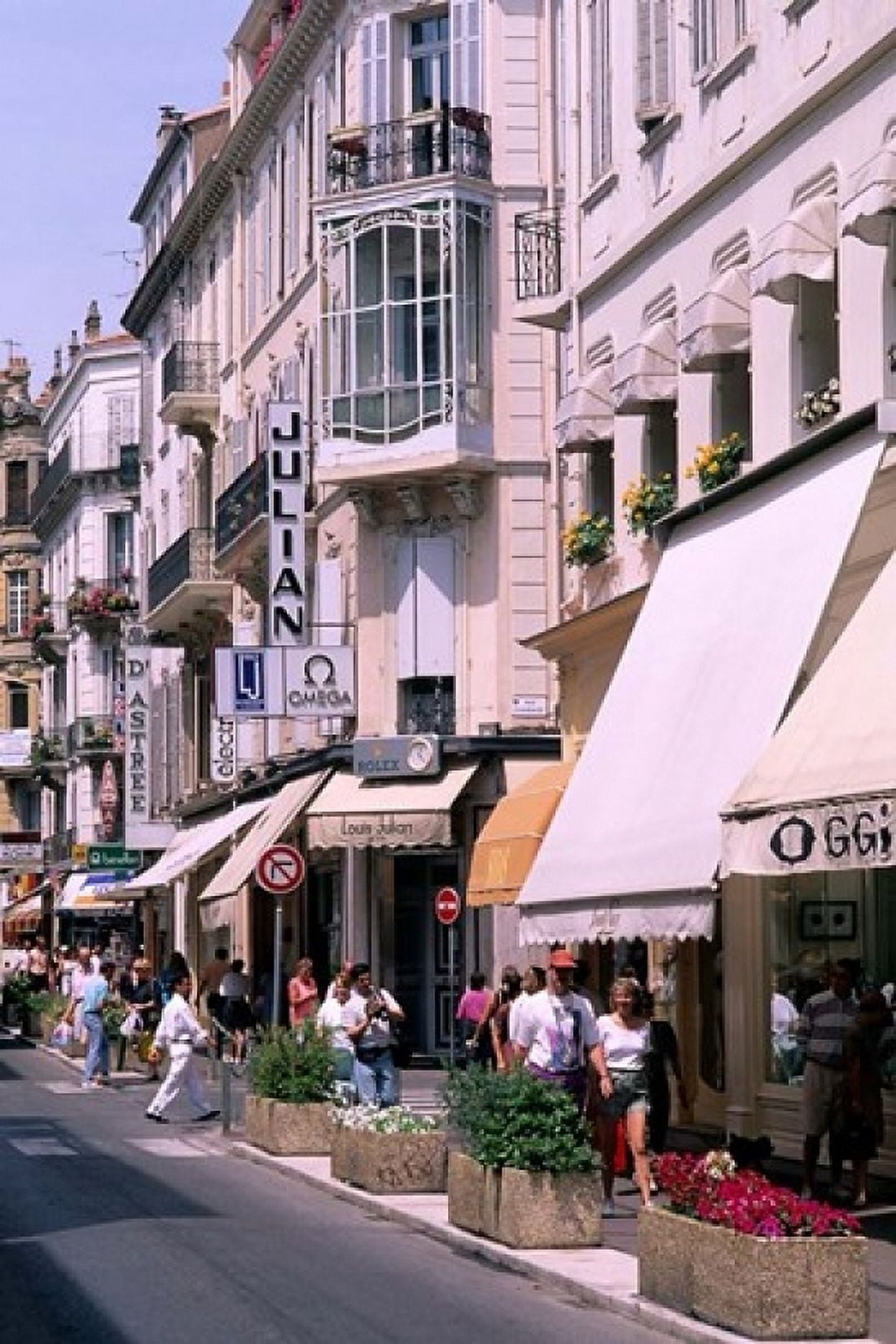 Shopping Scenic Cannes France Canvas Art - Bill Bachmann DanitaDelimont (24 x 36)