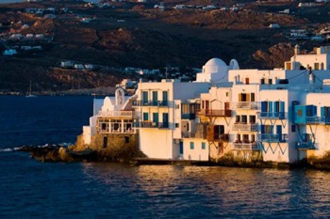 Shoreline of Little Venice Hora Mykonos Greece Canvas Art - Darrell Gulin DanitaDelimont (34 x 23)