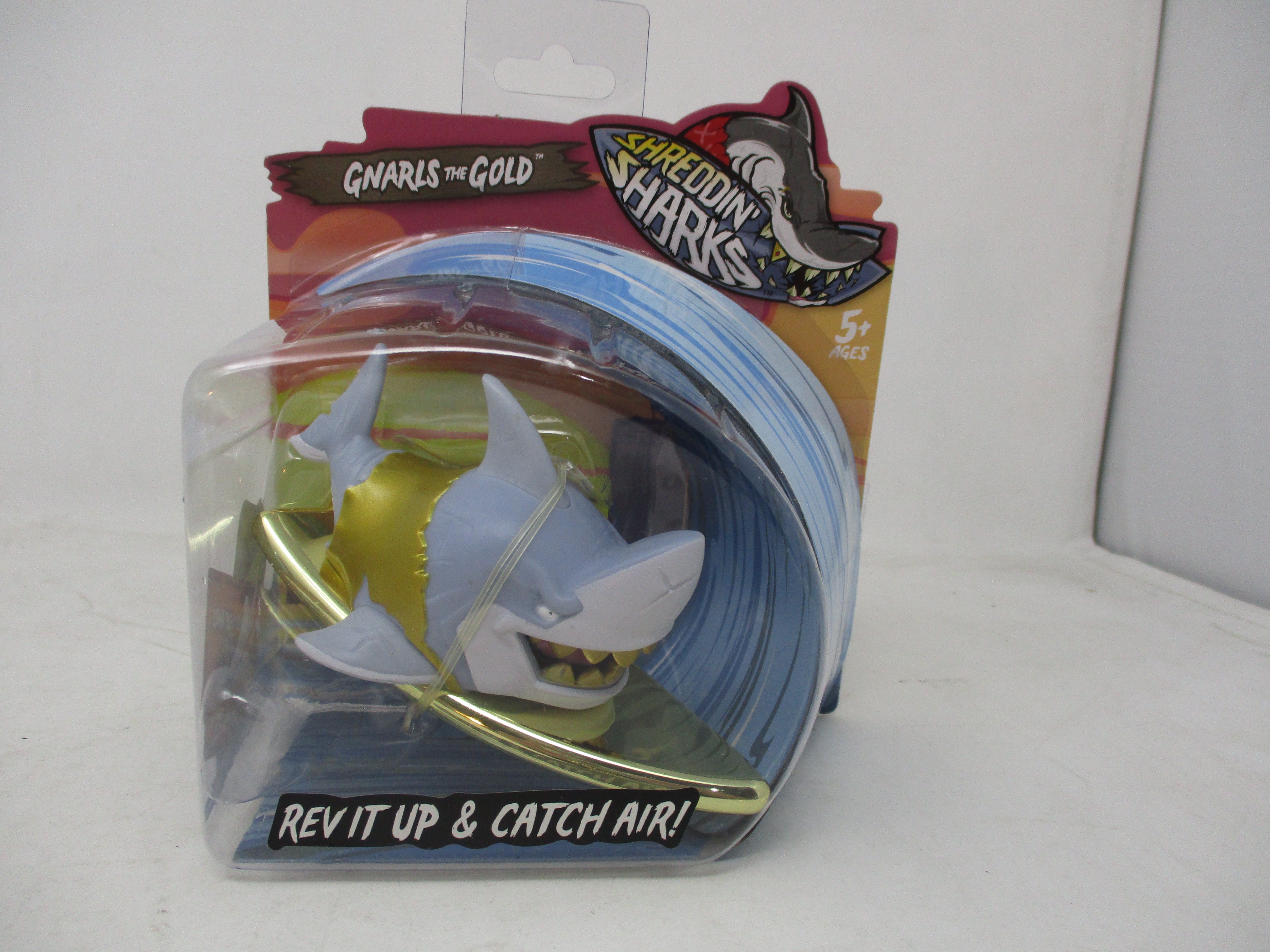 Shreddin' Sharks Action Toy for Kids: Gnarls The Gold Figure