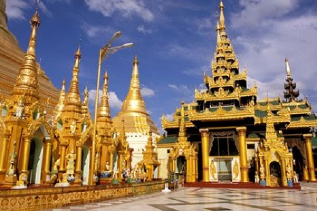 Shwedagon Pagoda Yangon Myanmar Canvas Art - Inger Hogstrom DanitaDelimont (35 x 24)